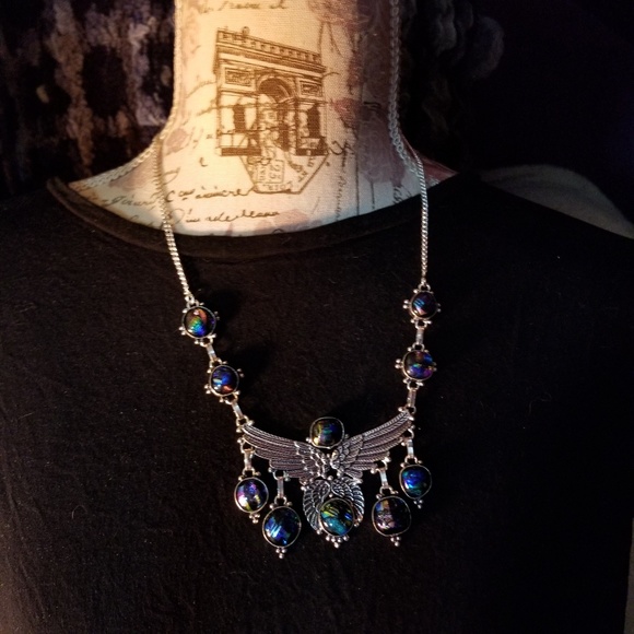 Jewelry - Stunning 925S Dichloric Glass Necklace